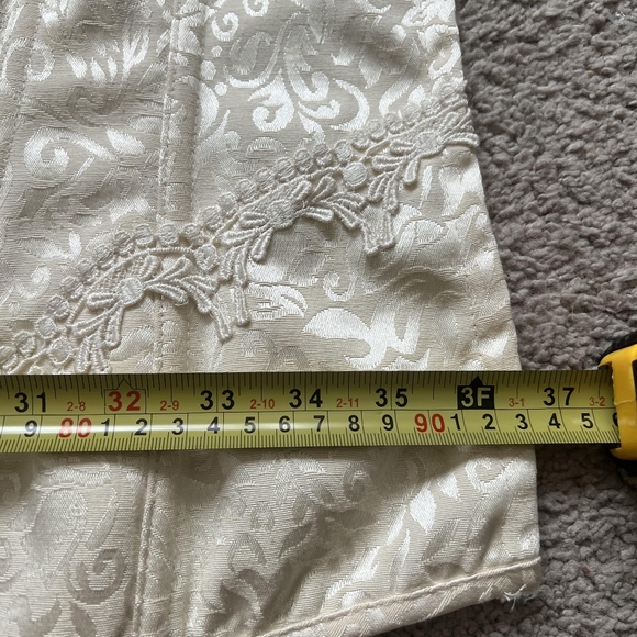 Cream Fashion Corset - Picture 5 of 5